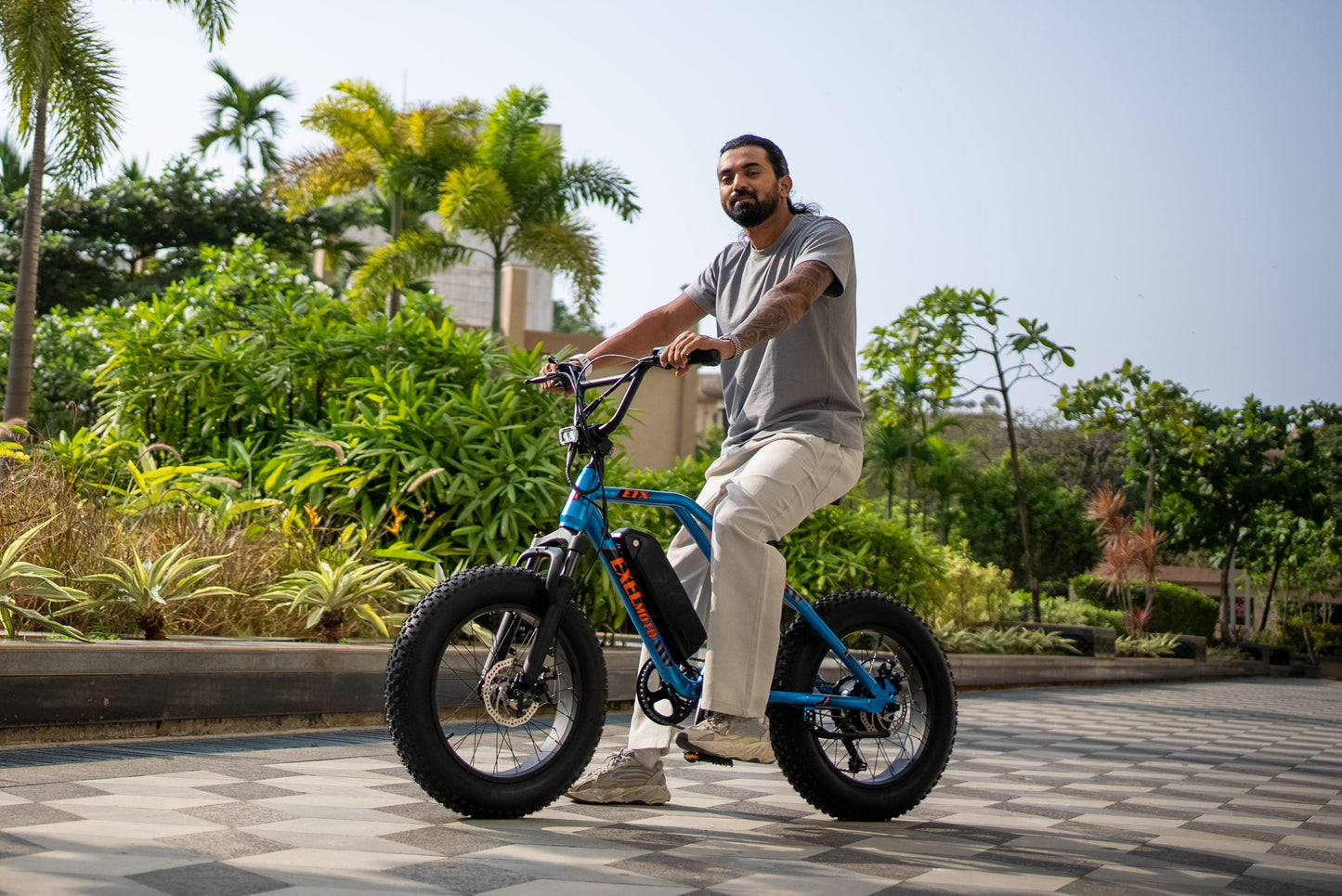 Small preview of E1X electric bike front view