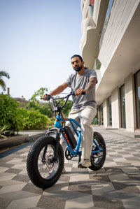 Lifestyle photo featuring Exelmoto bike rider