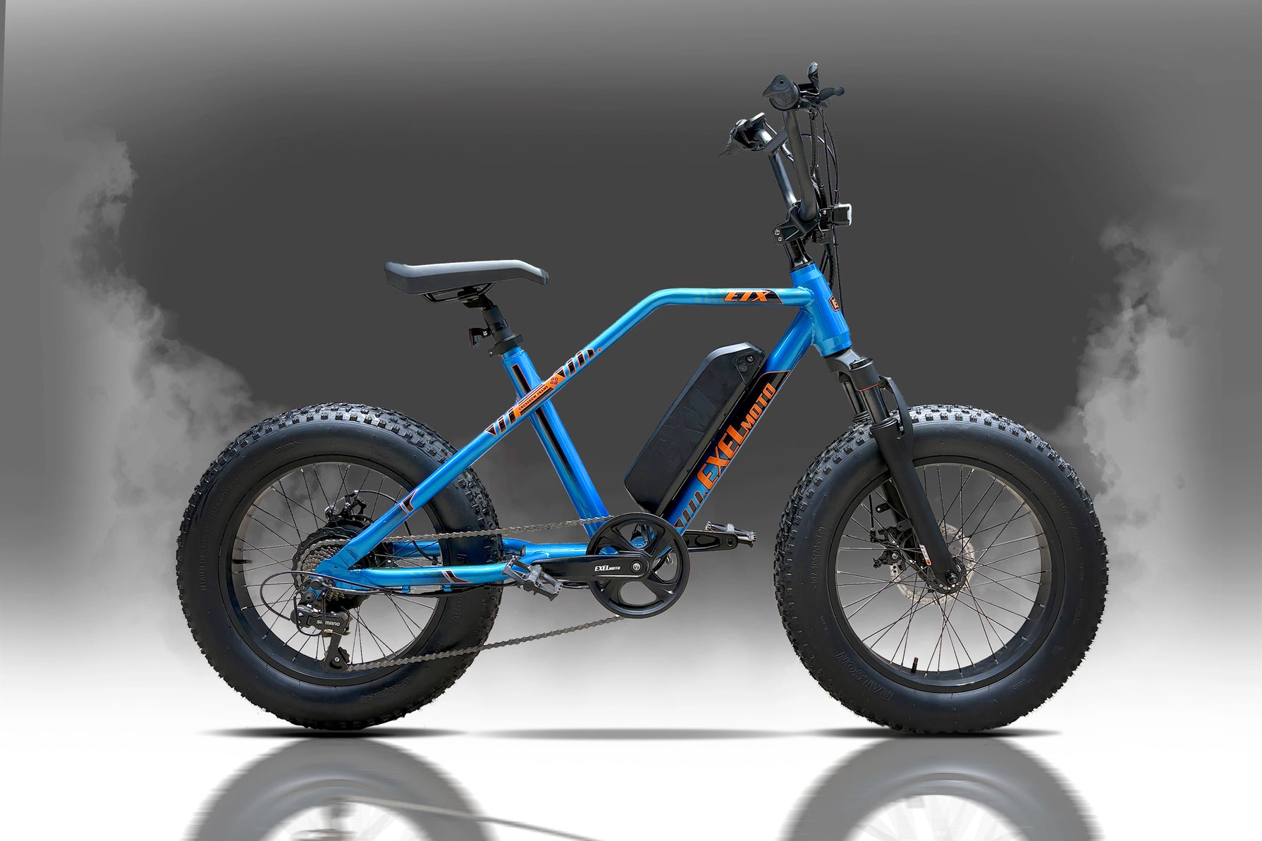 Stylish Exelmoto E1X in blue finish