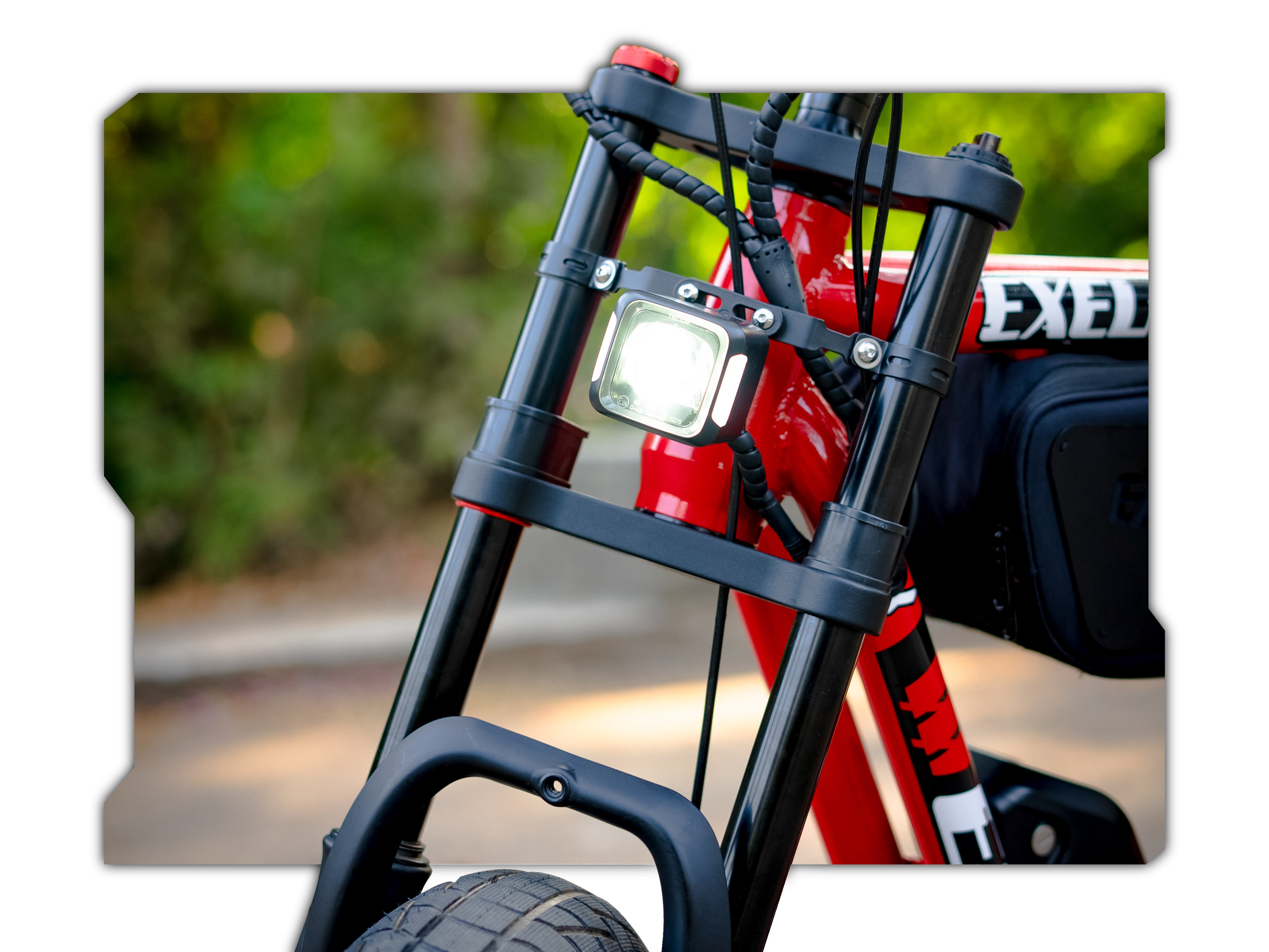 Double crown suspension for Exelmoto e-bikes ensuring stability and control