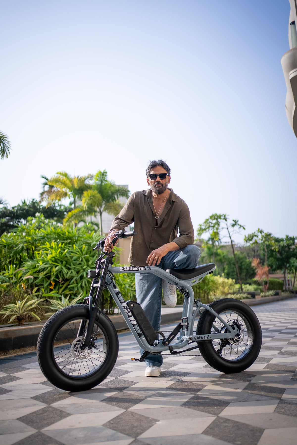 EXELMoto E2R Graphite – Premium E Bikes for Urban Roads